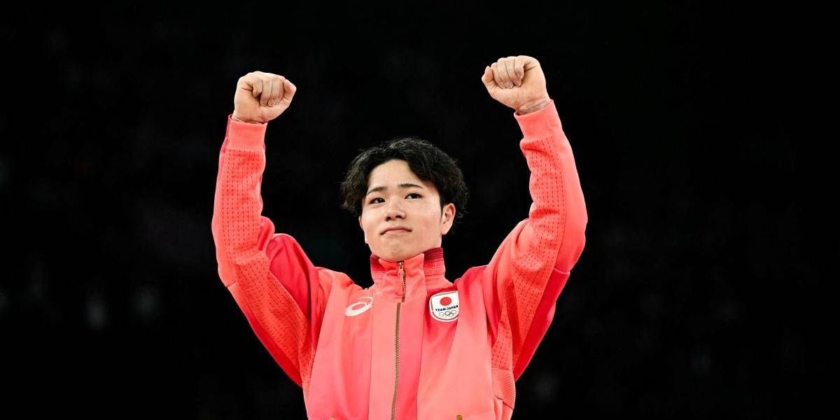 El japonés Shinnosuke Oka ganó medalla de oro en barra fija en los Juegos Olímpicos de París 2024