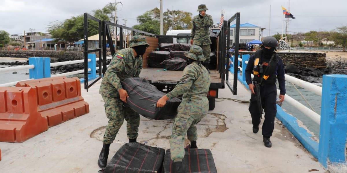 La Armada del Ecuador ha decomisado alrededor de 4,5 toneladas de droga en alta mar en los últimos siete días