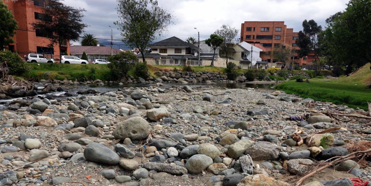 Preocupación en Cuenca por calidad de aire poco saludable y posible racionamiento de agua