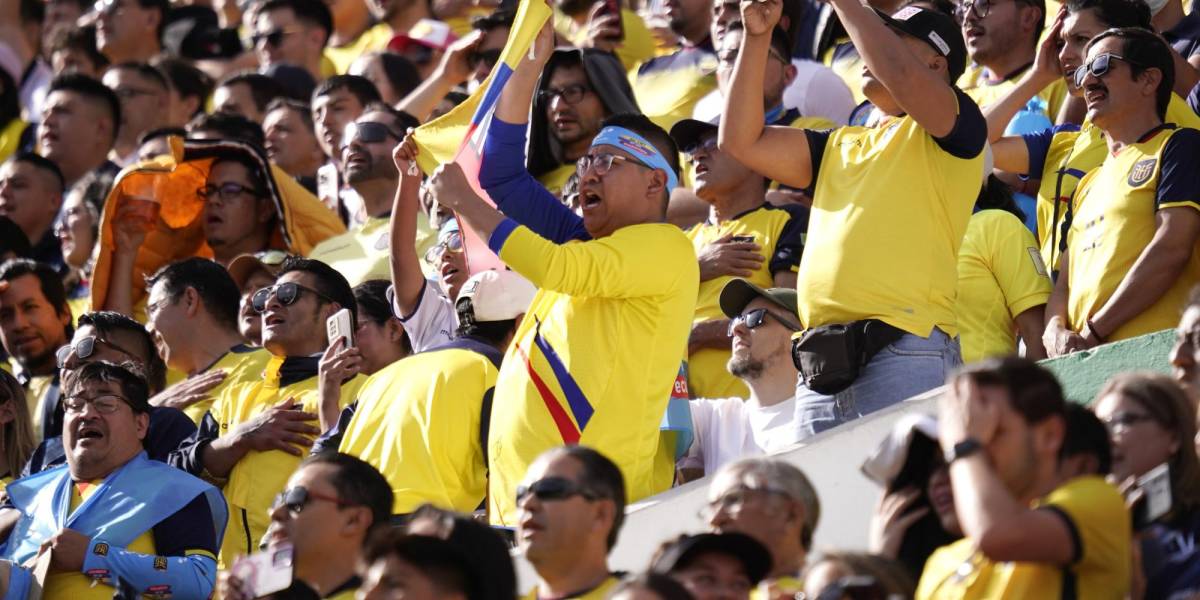 Un jugador peruano denunció gritos homofóbicos de los hinchas de Ecuador