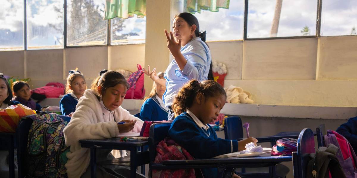 Además de Cívica, todos los estudiantes del país recibirán contenidos en educación financiera y socioemocional