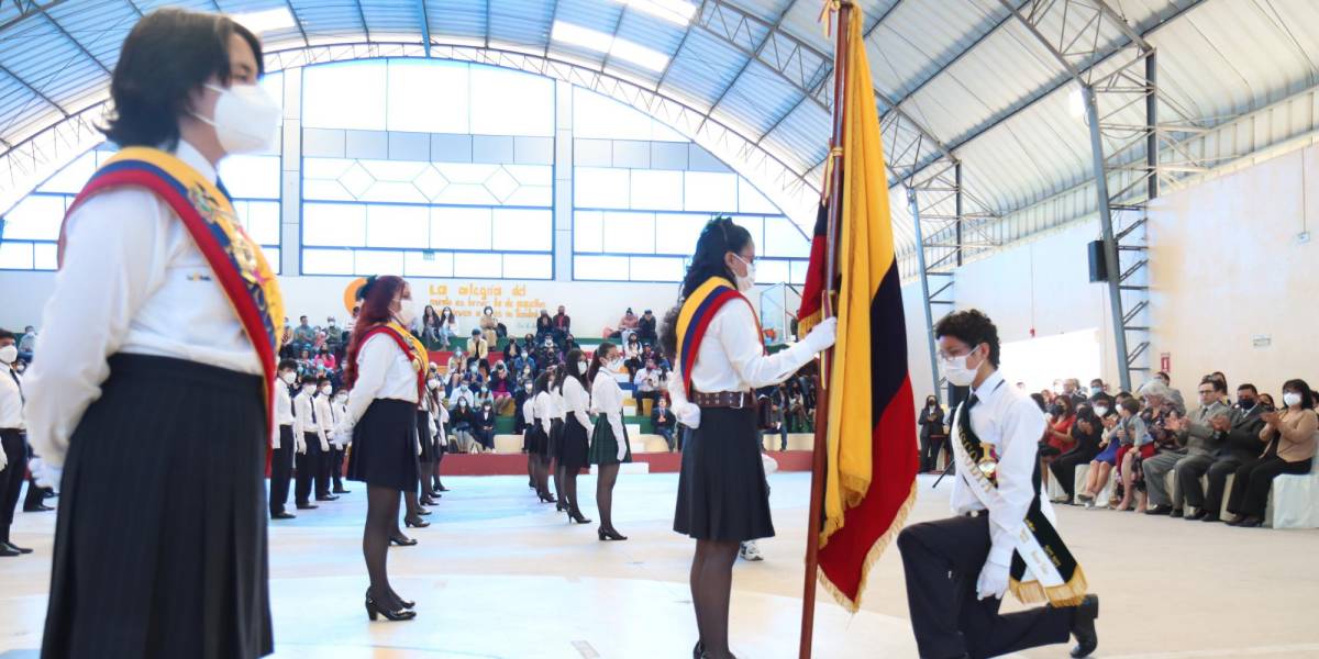 El Juramento a la Bandera en planteles educativos de Quito se realizará el 3 de octubre