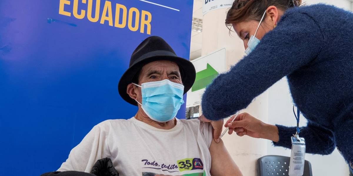 El último hielero del Chimborazo recibió la segunda dosis de la vacuna contra el COVID