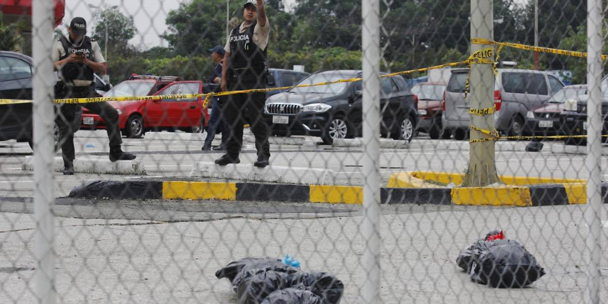 Guayaquil: los estudiantes detenidos por dejar bultos con forma humana están libres de cargos