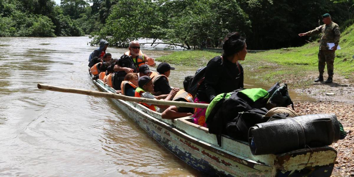 Más de un centenar de migrantes asiáticos, varados en playas del Pacífico de Panamá, serán evacuados