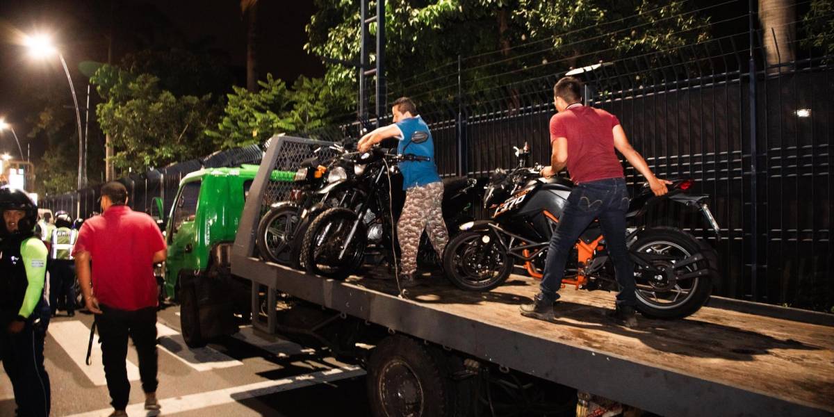 ATM retiene 20 motos y sanciona a 56 motociclistas por carreras ilegales en Guayaquil