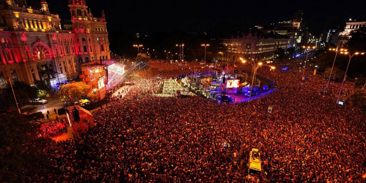 Multitudinaria fiesta recibe a la selección española campeona de la Eurocopa 2024