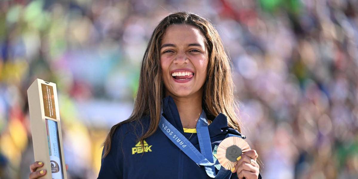 La brasileña Rayssa Leal, de 16 años, logra el bronce en skateboarding y hace historia en los Juegos Olímpicos de París 2024
