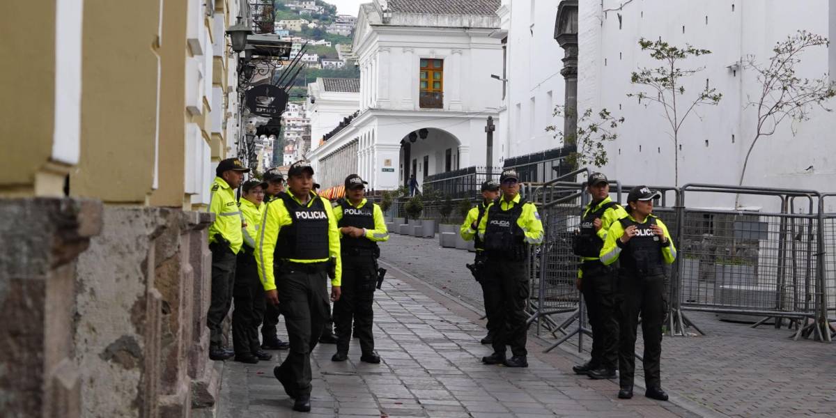 Los exteriores del Palacio de Gobierno están cercados, este 5 de enero