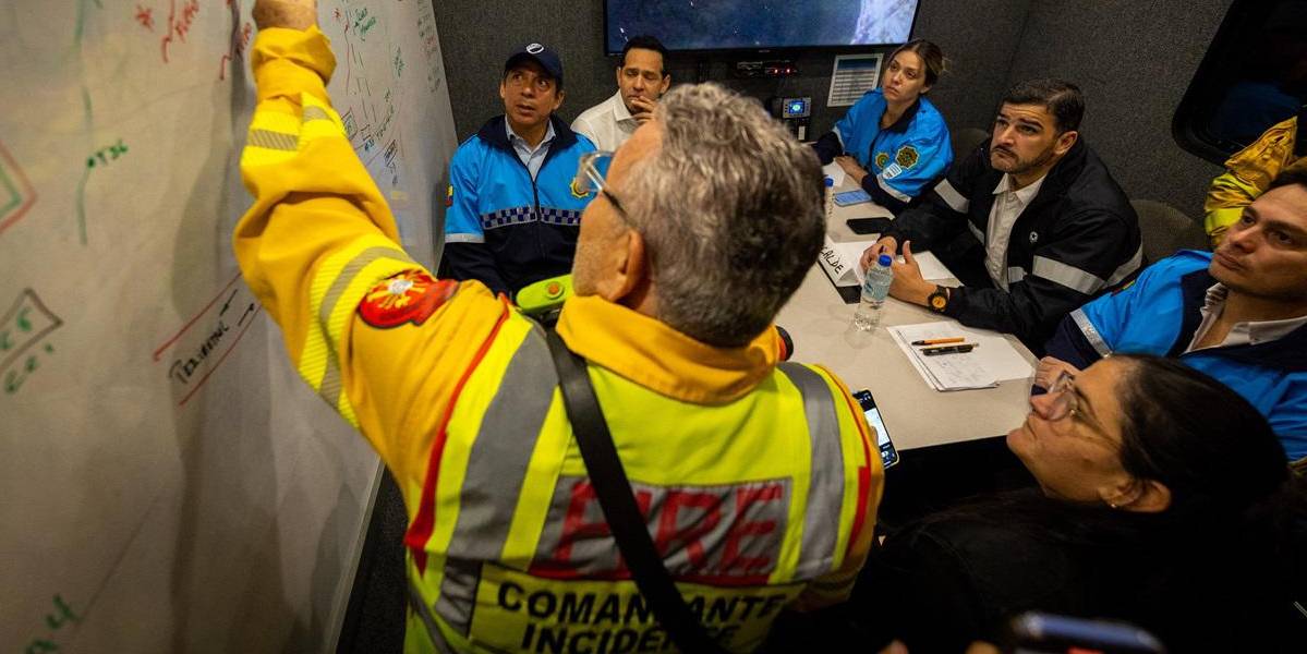 Las clases se suspenden en el sector de Ceibos por el incendio forestal en Guayaquil