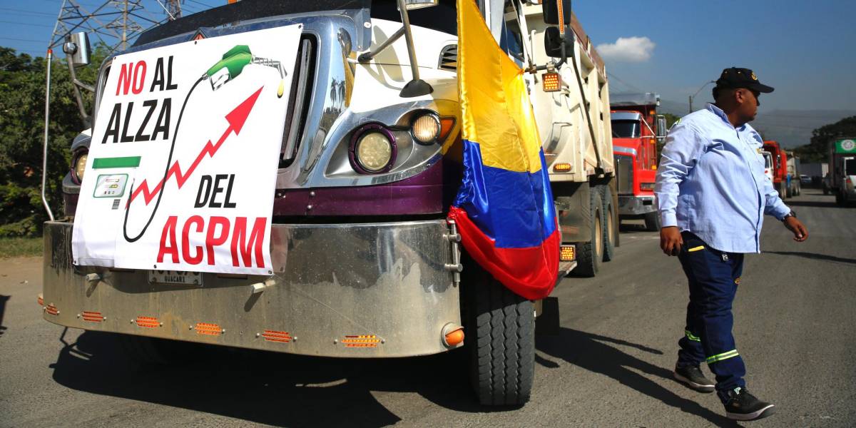 Tensión en Colombia: Paro de camioneros desata bloqueos masivos en la capital