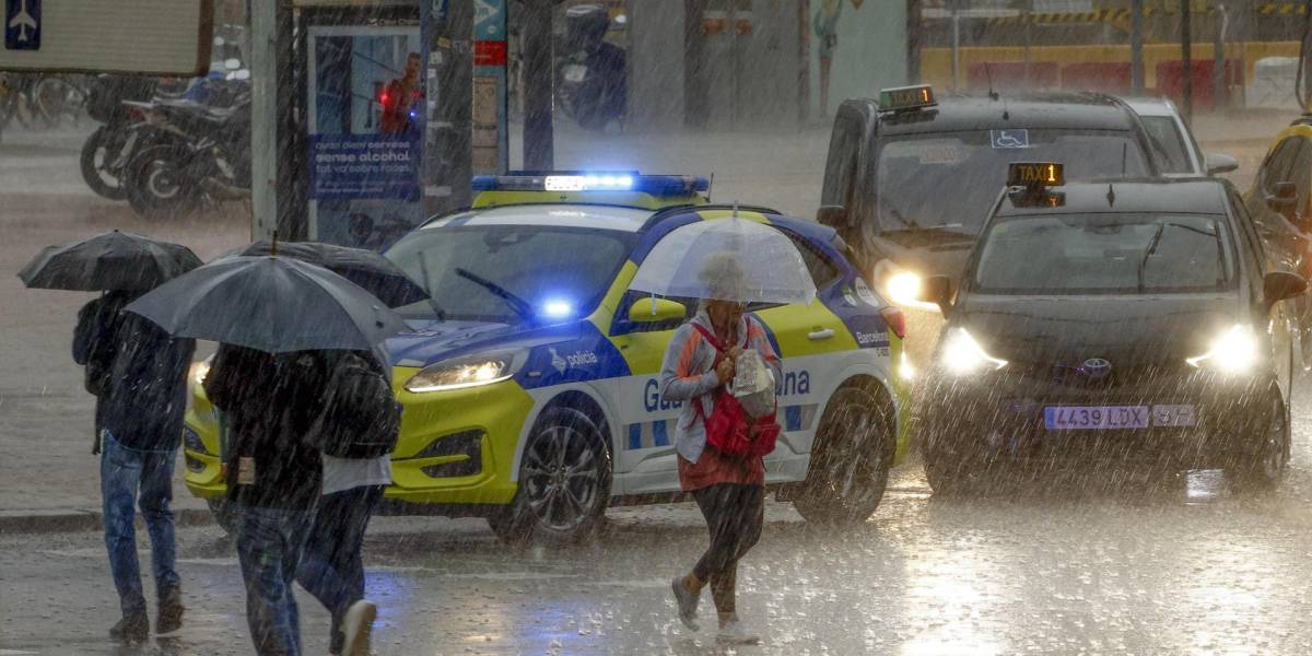 Las lluvias torrenciales en España inundan Cataluña y obligan al desvío de varios vuelos en Barcelona