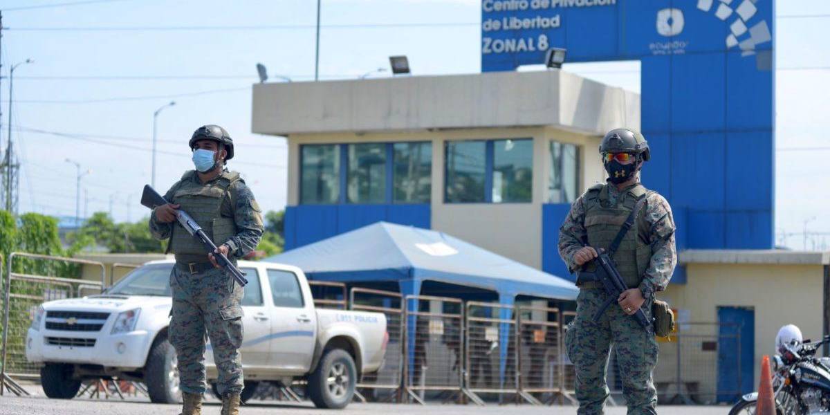 Un hombre intentó ingresar en un camión alcohol y 500 municiones en la Penitenciaría del Litoral en Guayaquil