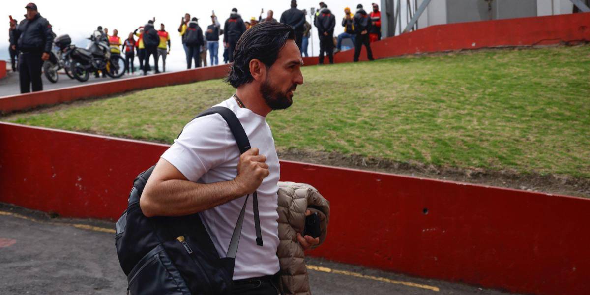El entrenador mexicano Gerardo Espinoza se va de Aucas por motivos personales