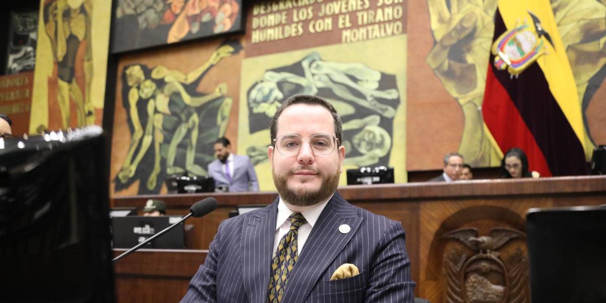 Alejandro Muñoz, secretario de la Asamblea Nacional, afirma que fue denunciado ante Fiscalía por Daniel Noboa