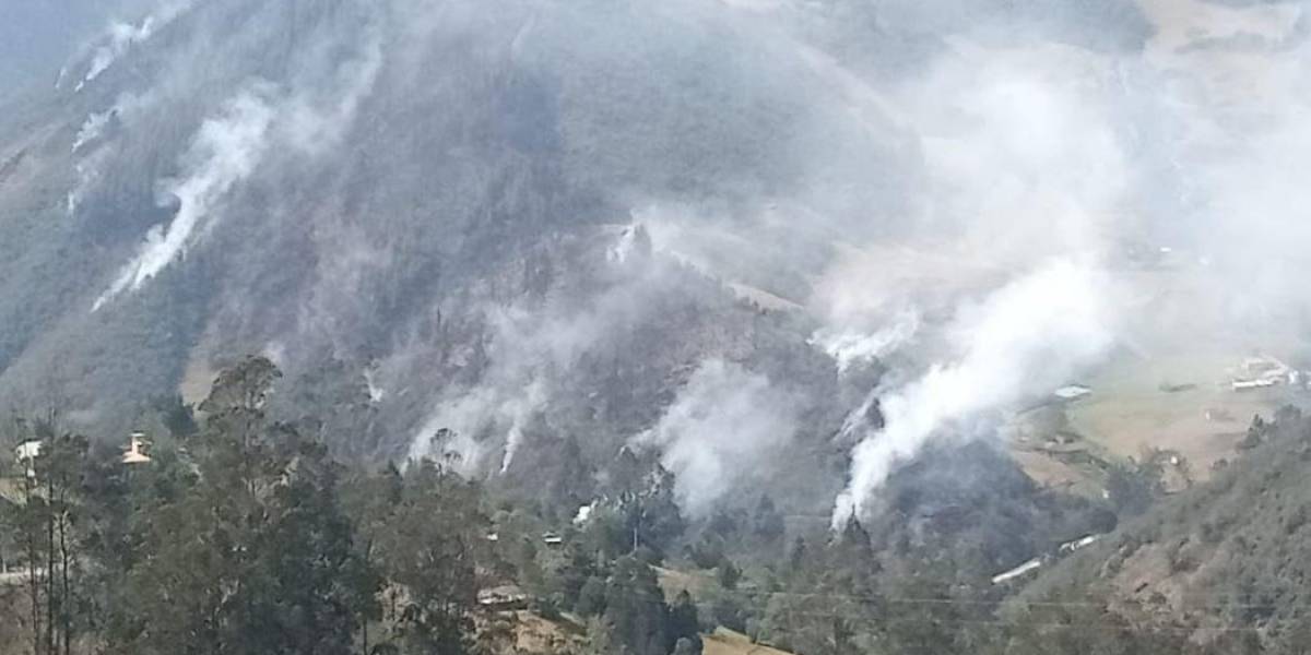 Un incendio forestal se registra en Sigsig, provincia de Azuay