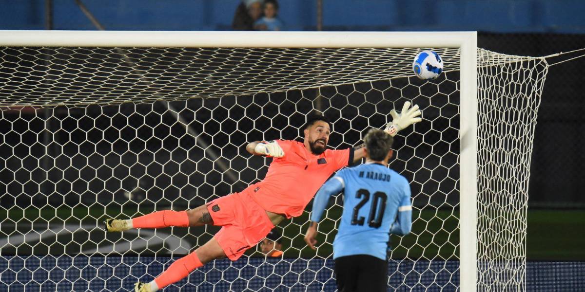 (VIDEO) La gran atajada de Hernán Galíndez a Federico Valverde en las Eliminatorias