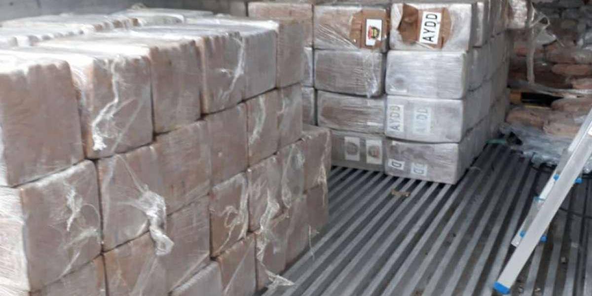 Casi dos toneladas y media de droga decomisadas en Guayaquil y Durán