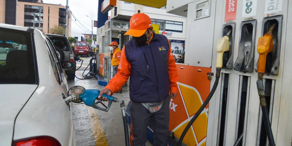 El precio de las gasolinas extra y ecopaís será de USD 2,642 desde el 12 de diciembre