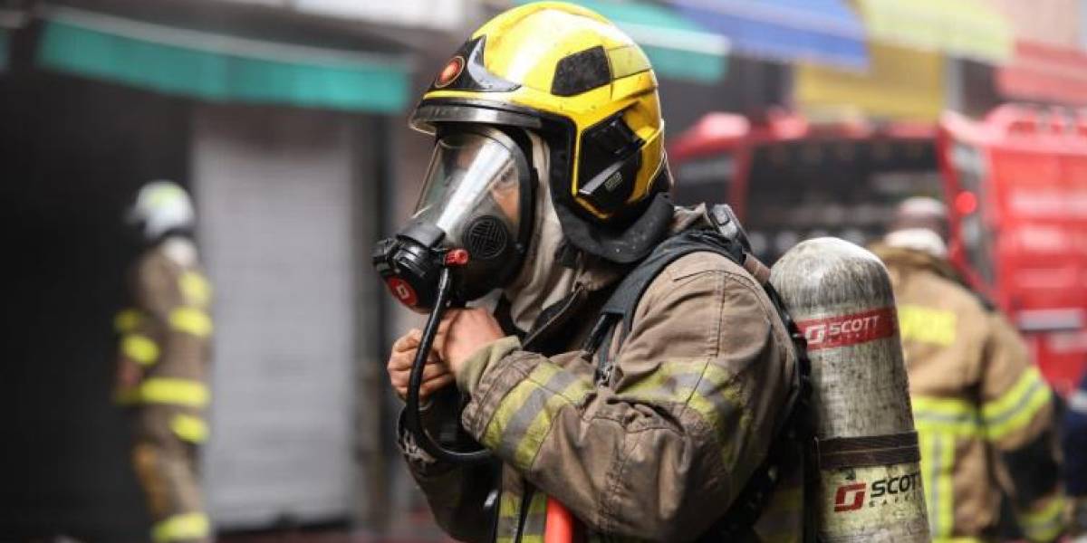 Colombia: Emergencia por incendio en el barrio Patio Bonito