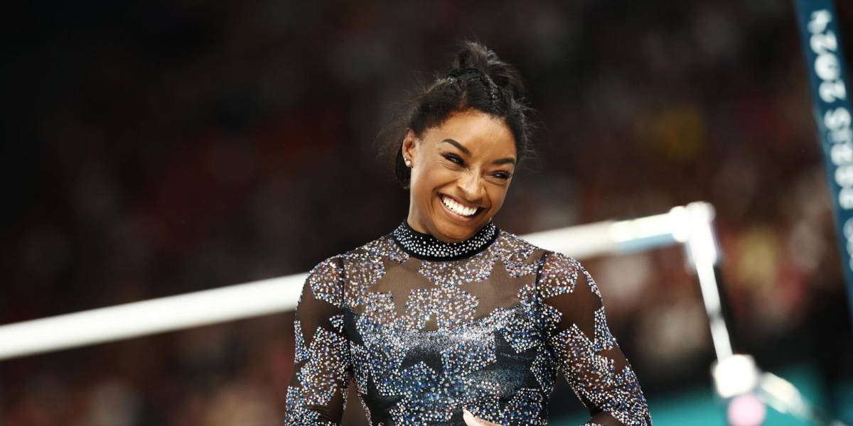 El atuendo estelar de Simone Biles que deslumbró en el Bercy Arena