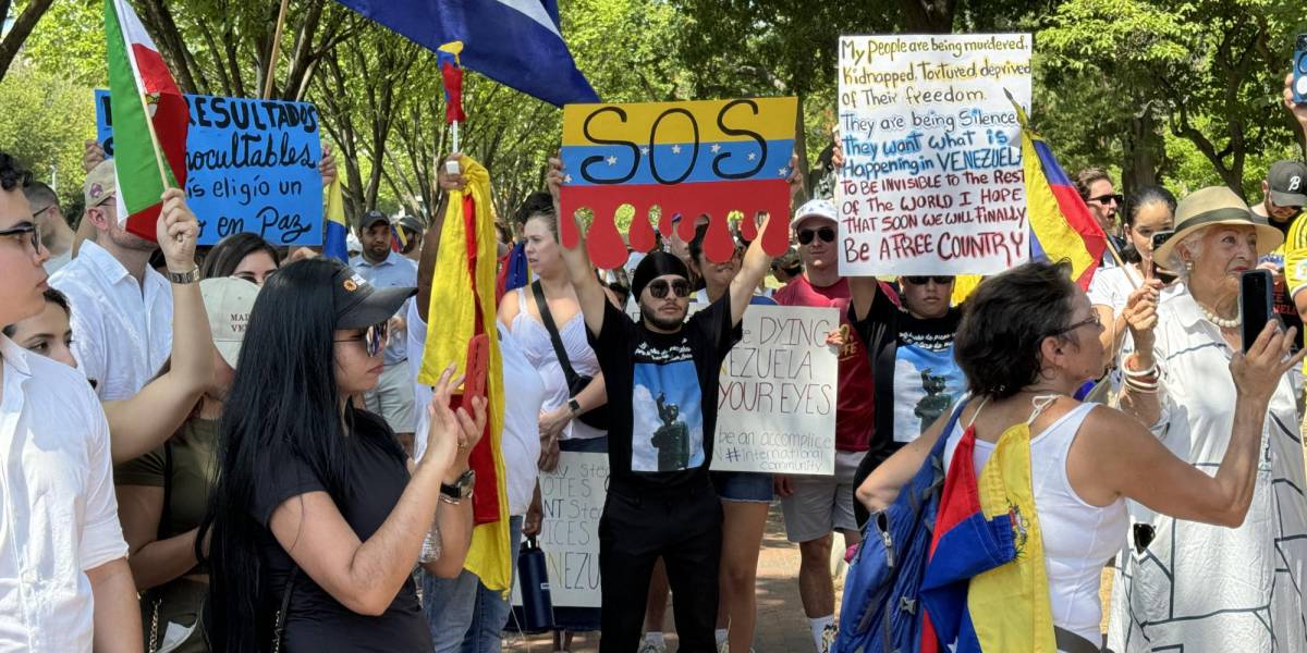 Miles de manifestantes opositores se concentran en un día crucial para Venezuela