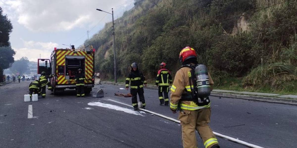 El conductor del tanquero que se incendió en la Loma de Puengasí tiene quemaduras en el 35 % de su cuerpo