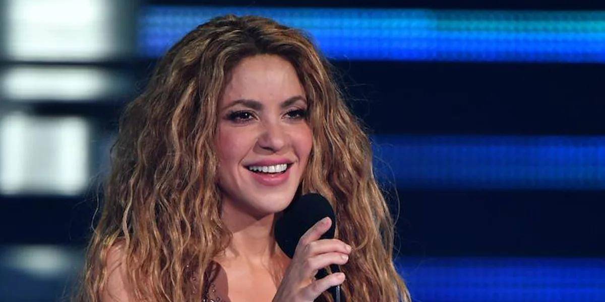 Desde un yate y en traje de baño, Shakira lanza una sorpresa a sus fanáticos