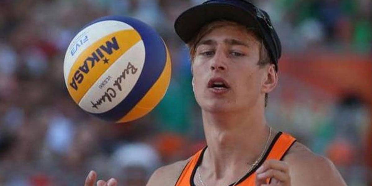 Abuchean a jugador neerlandés de vóley playa condenado por violación