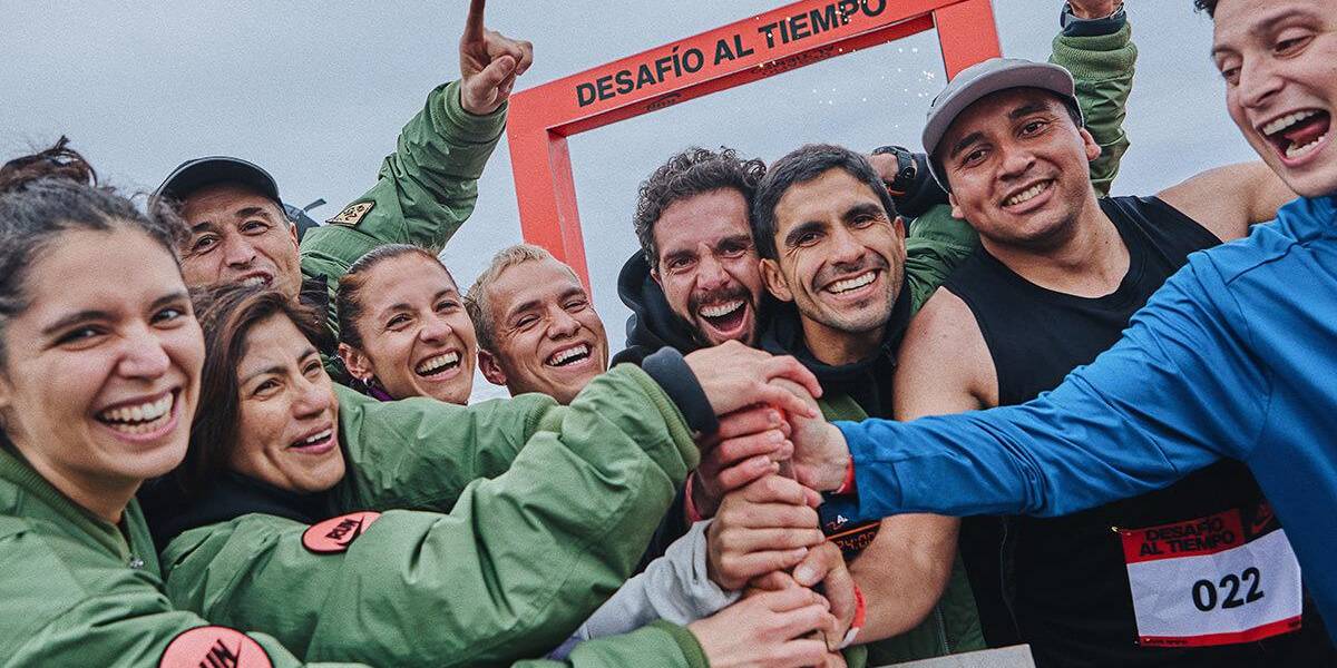 El equipo del ecuatoriano Juan Espinoza ganó una carrera de relevos en Chile