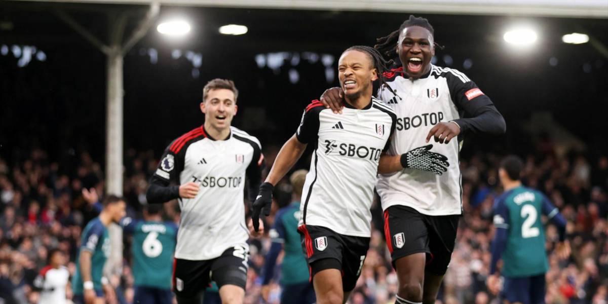 El Fulham derrotó 2-1 al Arsenal, que cierra el 2023 el cuarto lugar de la Premier League