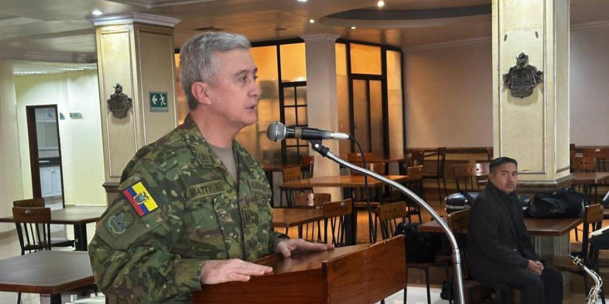 Solo Fernando Adatty Albuja fue ascendido a General de División