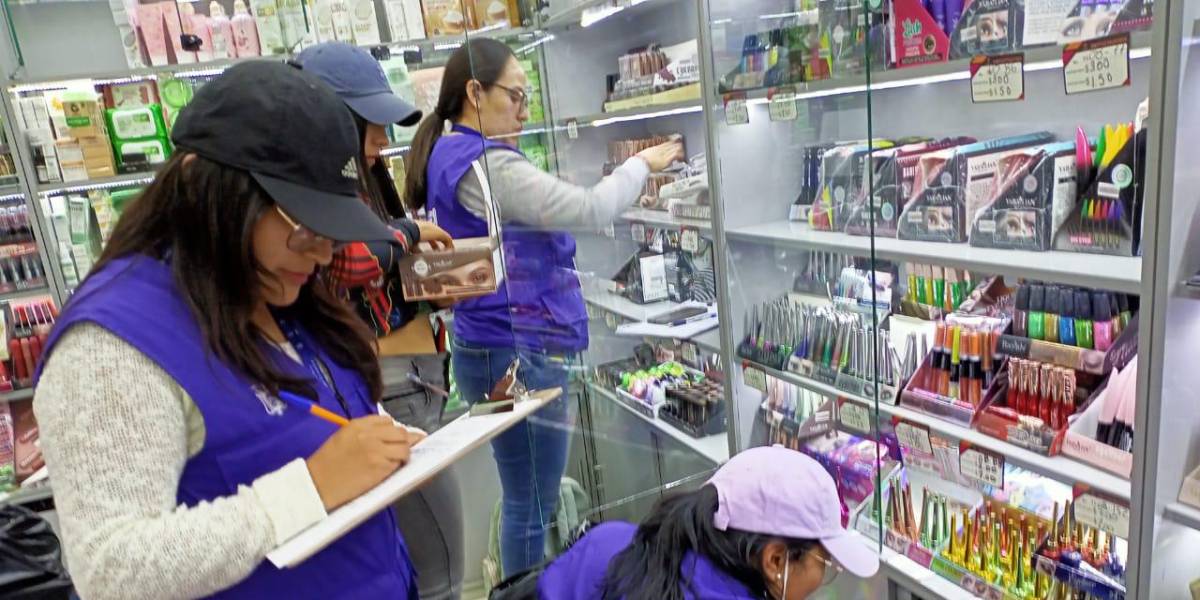 Más de 60 mil cosméticos se decomisaron en Quito por no contar con registro sanitario