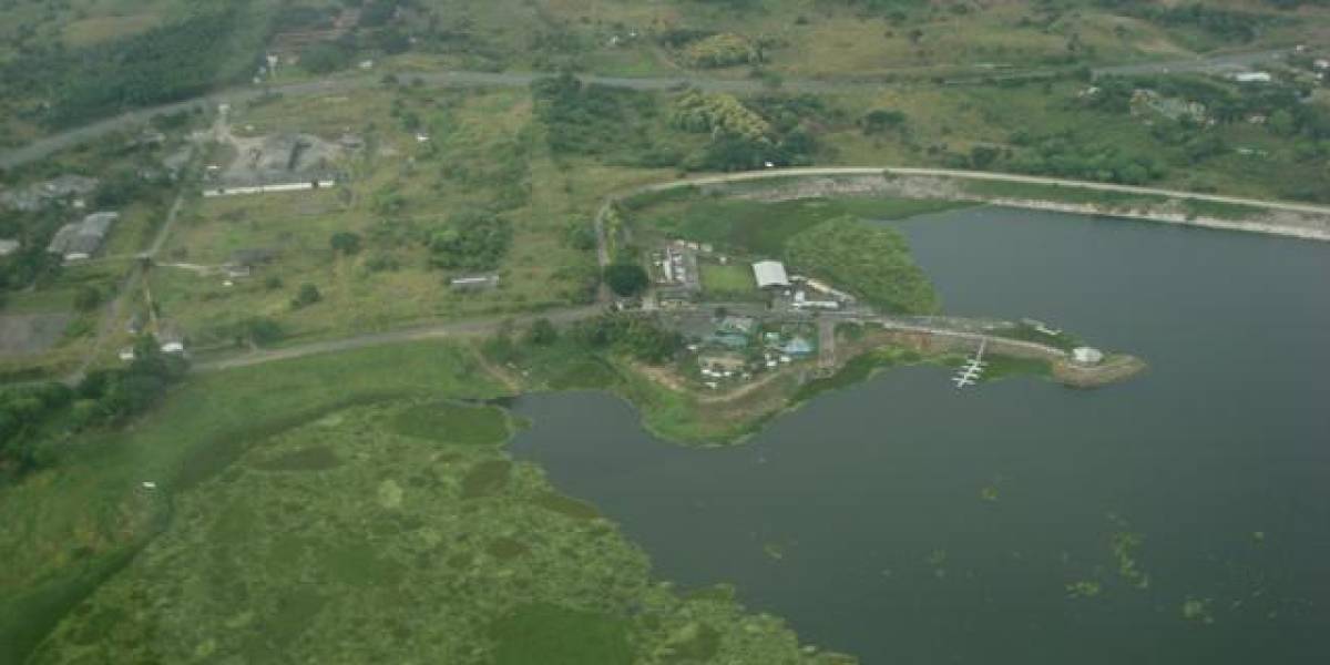 Tres cadáveres con señales de violencia fueron localizados en la represa de Chongón