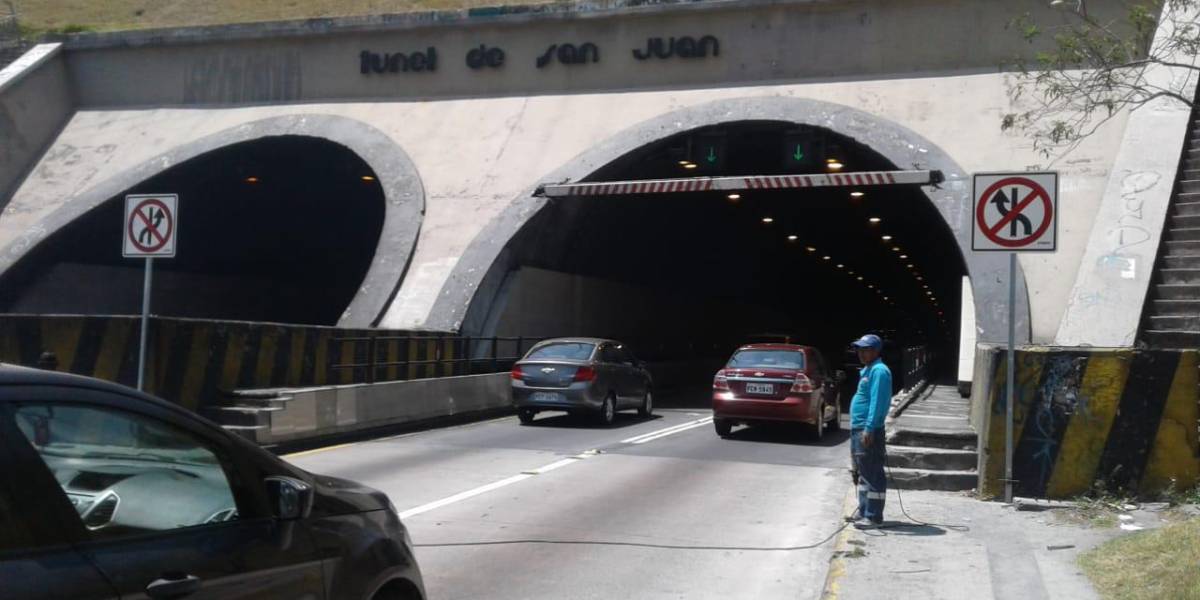 Quito | El paso se habilita por el túnel de San Juan, tras un choque que dejó un motociclista fallecido