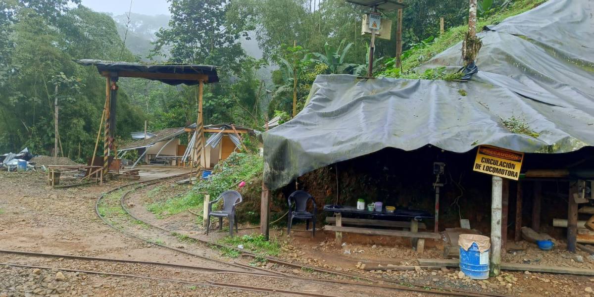 El cantón Ponce Enríquez se convirtió en el sitio estratégico de las bandas para la minería ilegal