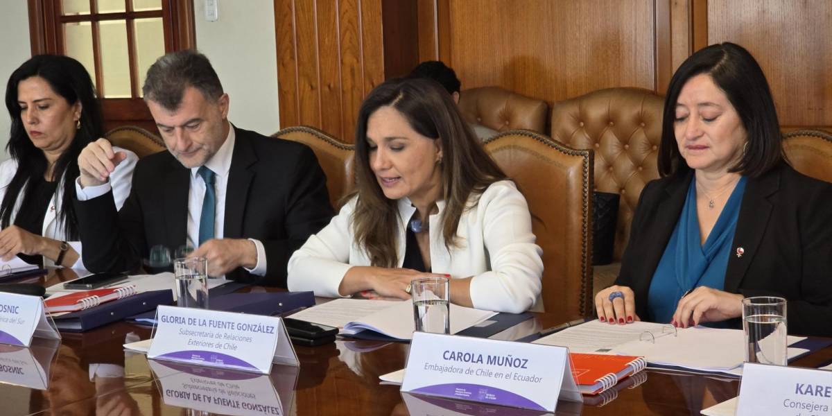 Ecuador y Chile suscriben un convenio de cooperación consular