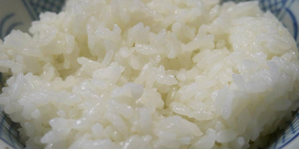 ¿Deberías lavar el arroz antes de cocinarlo?