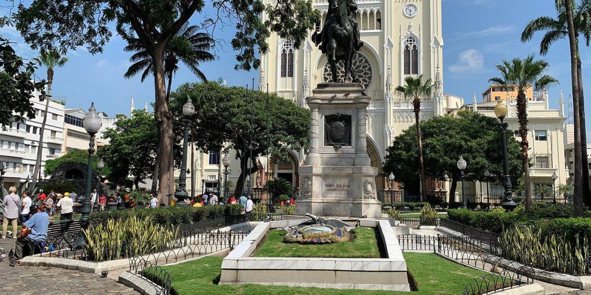 El parque Seminario en Guayaquil tiene más de 300 años de historia y es único en el mundo