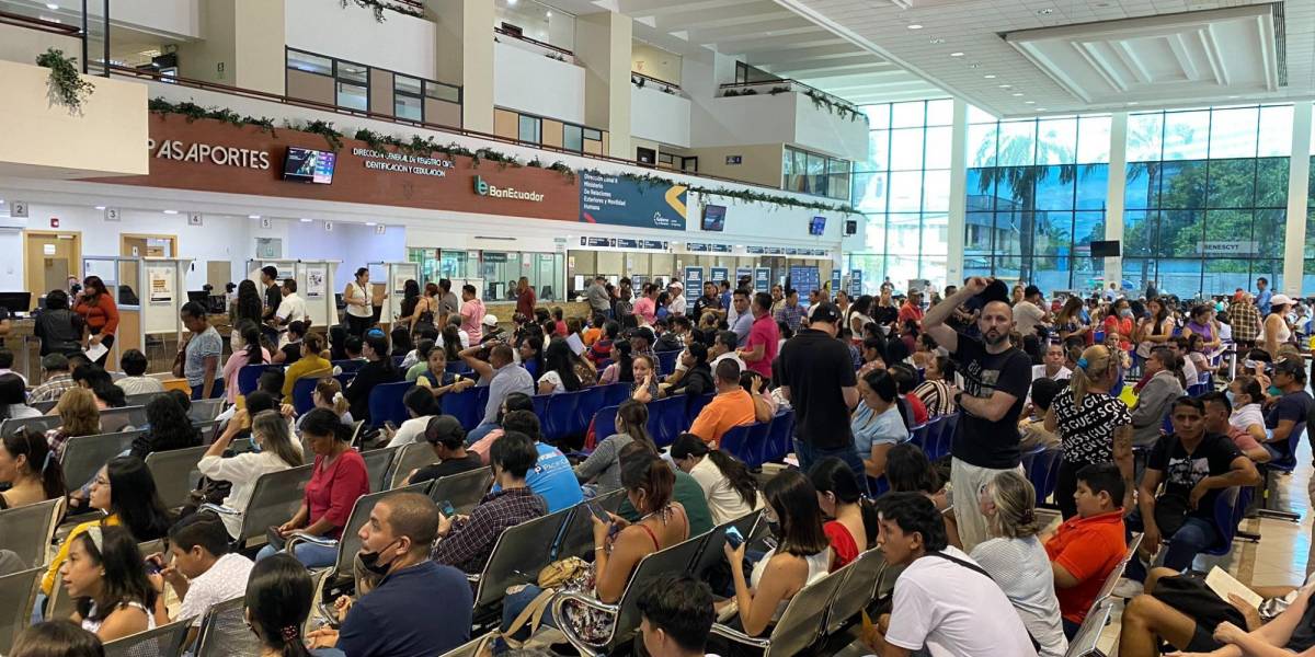 El Registro Civil detecta uso de documentos falsos para obtener pasaportes de forma urgente: 3 detenidos en Quito y Cuenca