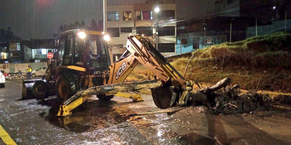 La lluvia del miércoles en Quito afectó a 22 personas, nueve viviendas y tres vehículos