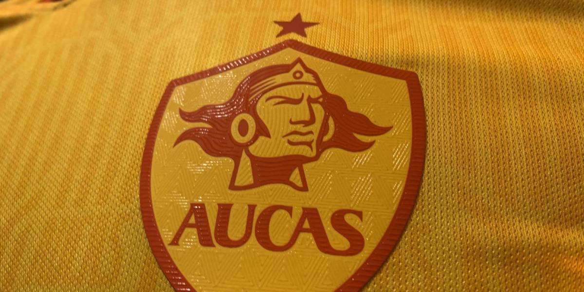 FIFA prohibe fichar a Aucas por deudas con Víctor Figueroa y Sergio López