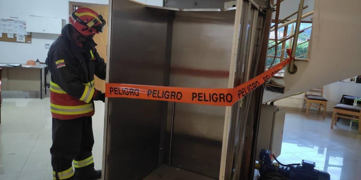 Quito: dos adultos mayores con lesiones tras caída de un ascensor en un centro de acogida