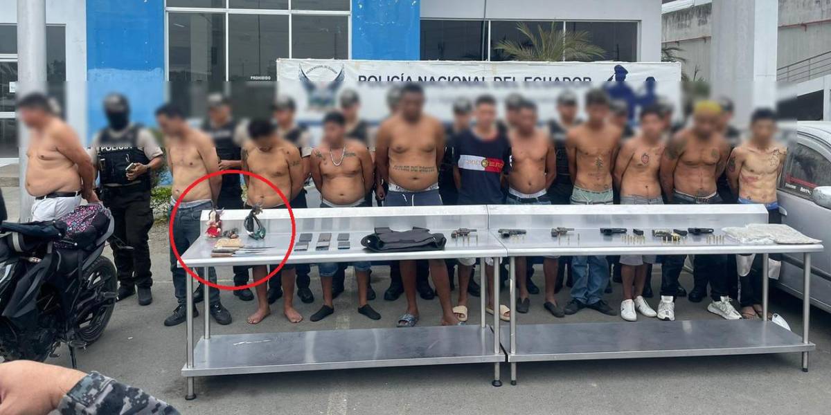 La policía halló muñecos para rituales espirituales en un operativo en Durán