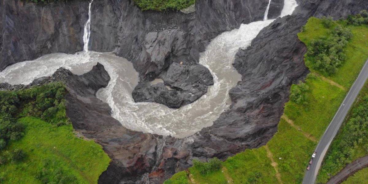 Tres hidroeléctricas dejan de operar en Ecuador