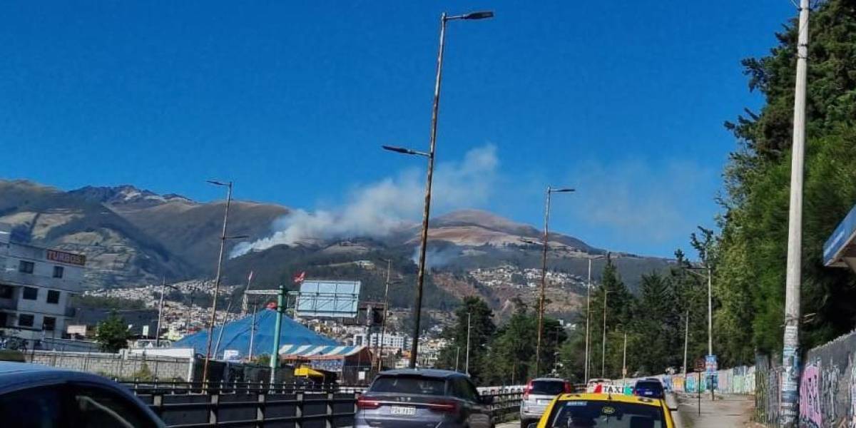 Dos incendios forestales se reportaron en Quito, este 1 de diciembre