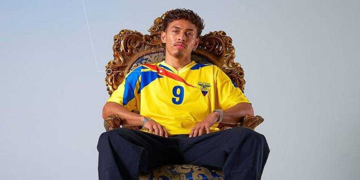 Jeremy Sarmiento lució dos camisetas históricas de la selección de Ecuador