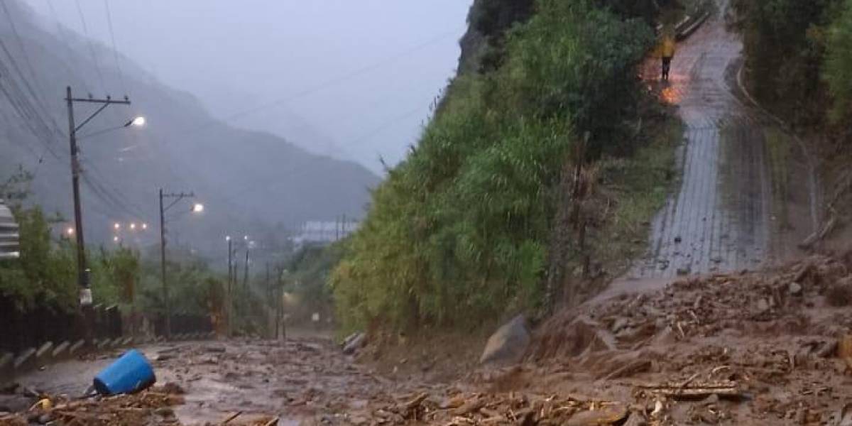 Un deslizamiento de tierra en Baños deja seis fallecidos y 19 heridos