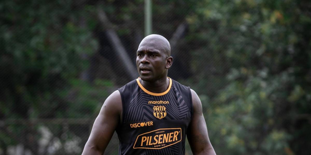 Segundo Alejandro Castillo dirigió el entrenamiento de Barcelona SC