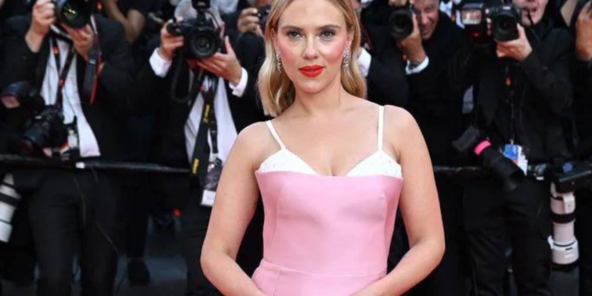 Scarlett Johansson celebra 40 años de estilo y éxito: Un recorrido por sus mejores looks